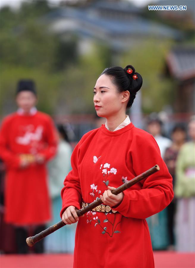 CHINA-FUJIAN-TRADITIONAL COSTUMES (CN)