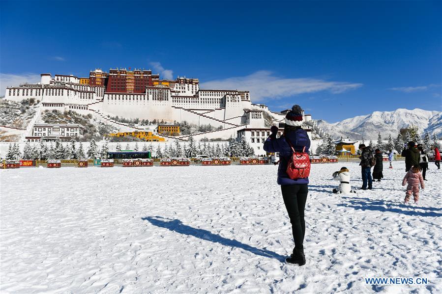 CHINA-TIBET-LHASA-SNOW (CN)