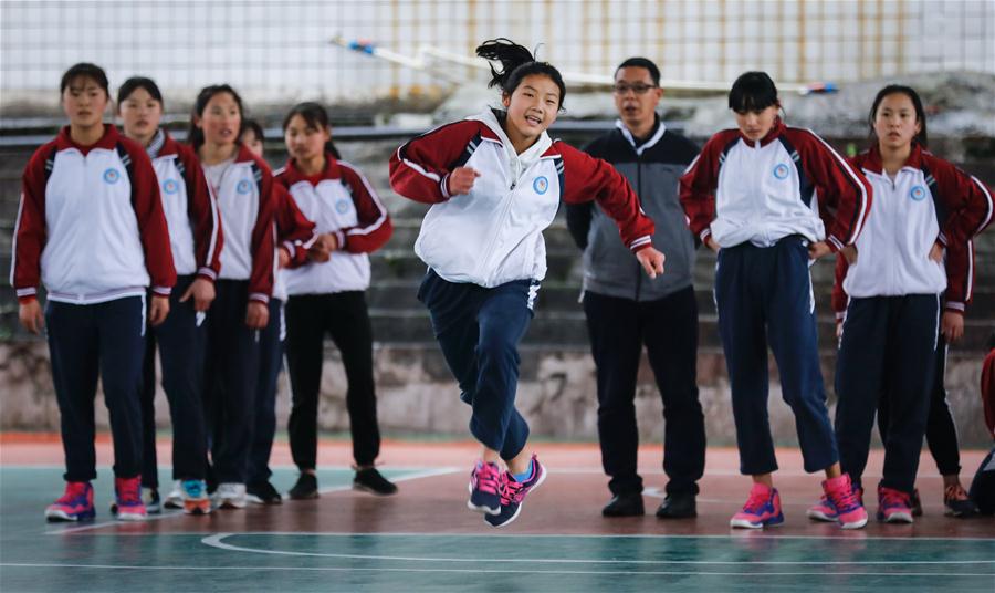 (SP)CHINA-SICHUAN-JULIAN-MIDDLE SCHOOL-BASKETBALL(CN)