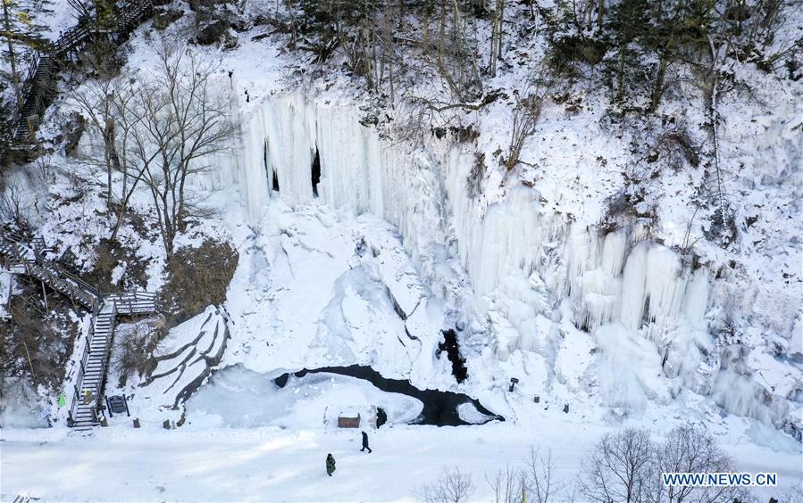 CHINA-JILIN-FROZEN WATERFALL (CN)