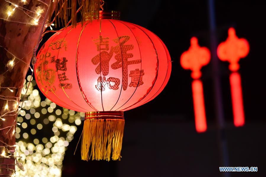 CHINA-ZHENGZHOU-SPRING FESTIVAL-LANTERNS (CN)