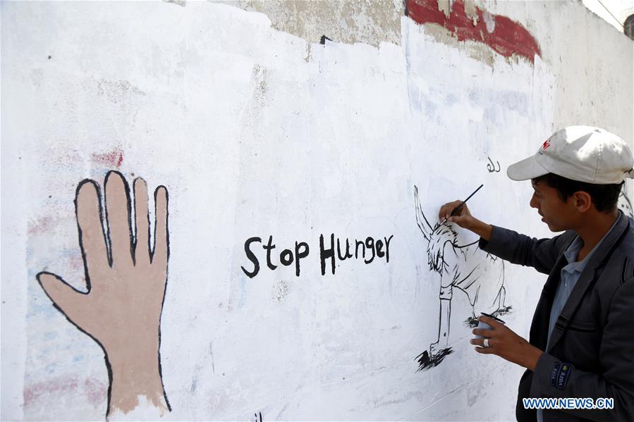 YEMEN-SANAA-GRAFFITI-ANTI-HUNGER