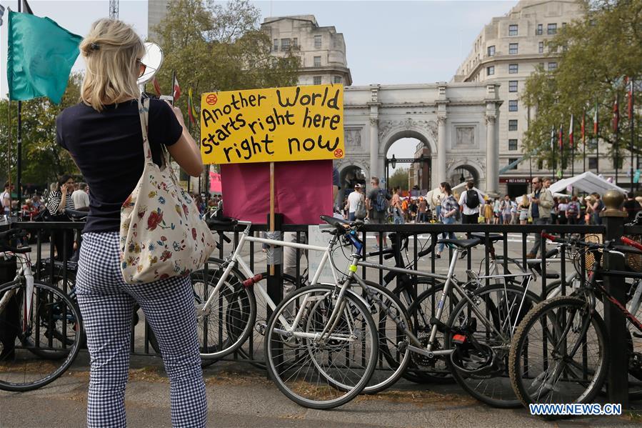 BRITAIN-LONDON-CLIMATE CHANGE DEMONSTRATION