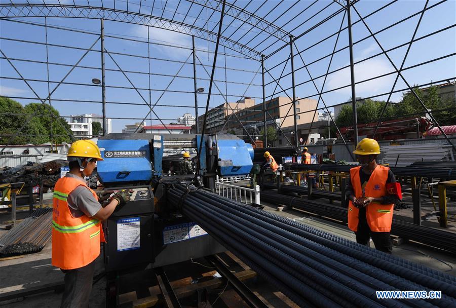 CHINA-YUNNAN-KUNMING-WORKERS (CN)