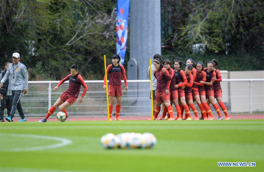 (SP)FRANCE-PARIS-2019 FIFA WOMEN'S WORLD CUP-GROUP B-CHINA-TRAINING SESSION