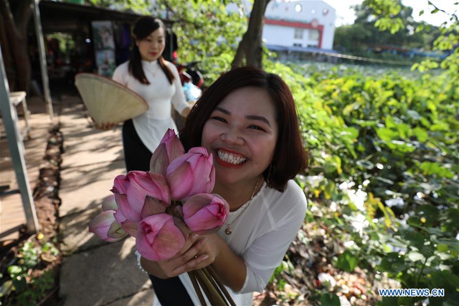 VIETNAM-HANOI-LOTUS-BLOSSOM