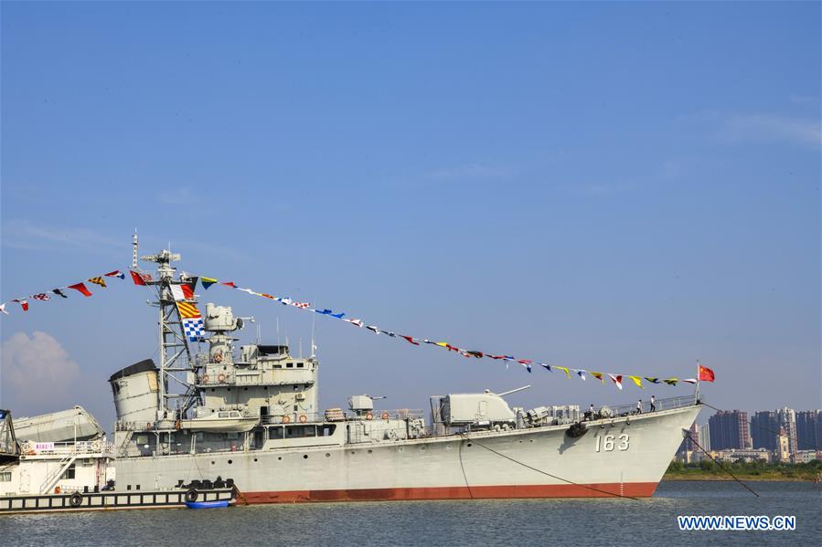 CHINA-JIANGXI-NANCHANG-DESTROYER-TOURISM-NAVY VETERAN-GUIDE (CN)