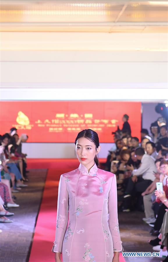 CHINA-HONG KONG-FASHION SHOW-SONG BROCADE (CN)