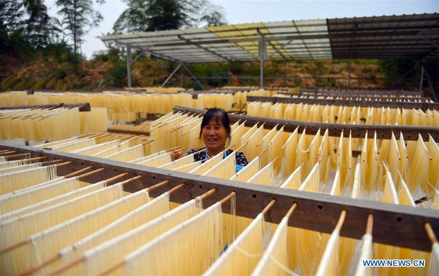 CHINA-JIANGXI-NOODLES DRYING (CN)