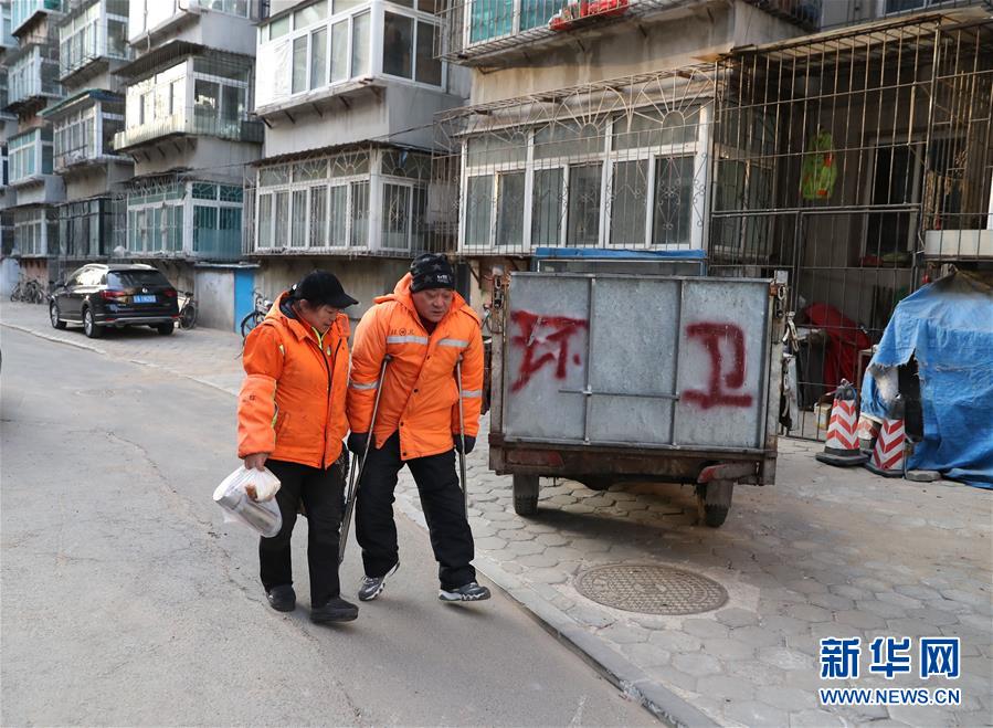 （新春走基層·代表委員履職）（3）馬路牙子上當代表——環衛工人莊艷的履職故事