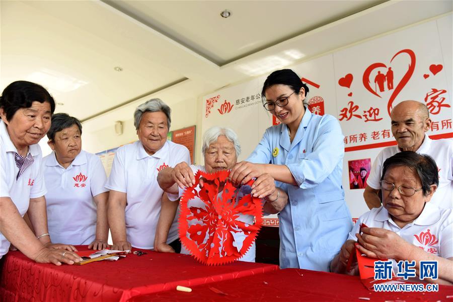 （壯麗70年·奮斗新時(shí)代——共和國發(fā)展成就巡禮·圖文互動）（9）人民至上的生動實(shí)踐——共和國民生發(fā)展成就巡禮