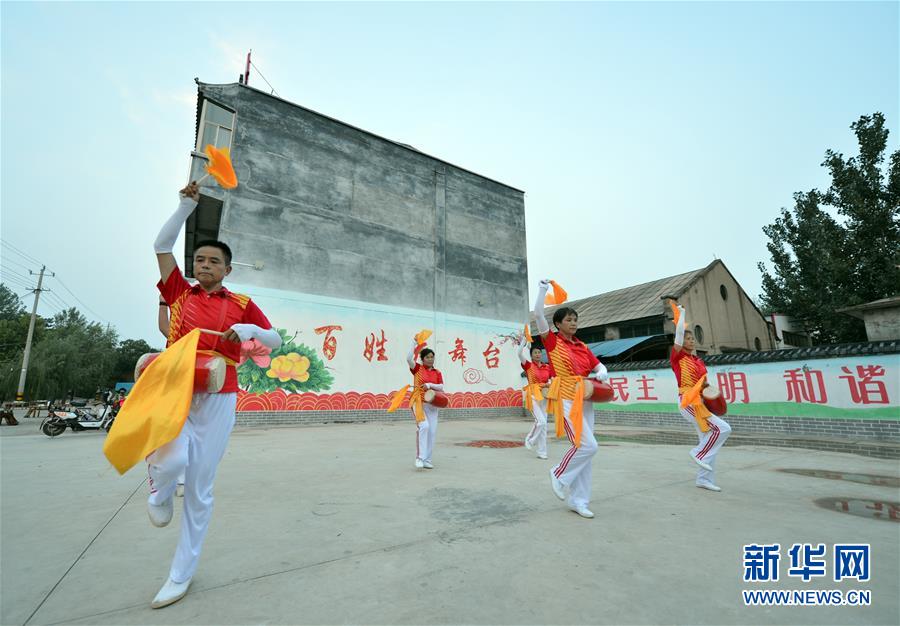 （在習近平新時代中國特色社會主義思想指引下——新時代新作為新篇章·總書記關心的百姓身邊事·圖文互動）（4）讓鄉村社會既充滿活力又和諧有序——中國鄉村治理呈現新局面