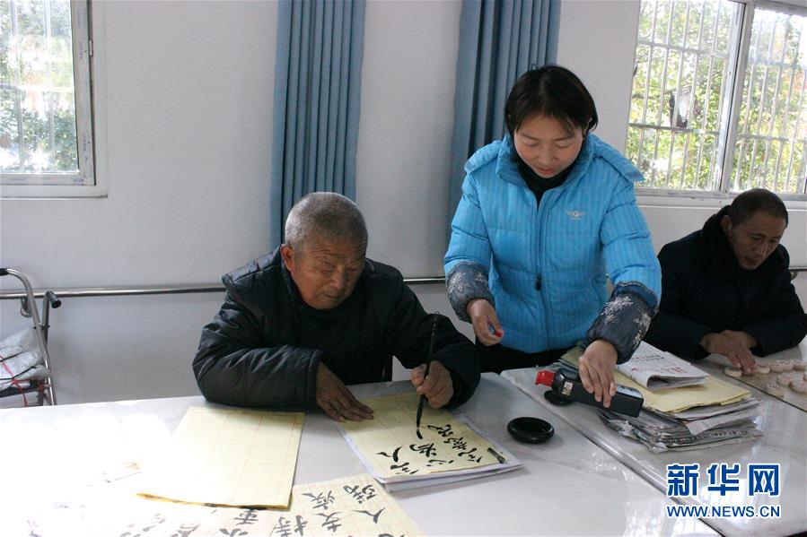 （在習(xí)近平新時(shí)代中國(guó)特色社會(huì)主義思想指引下——新時(shí)代新作為新篇章·總書(shū)記關(guān)切脫貧事·圖文互動(dòng)）（3）醫(yī)療扶貧，照亮貧困家庭的明天