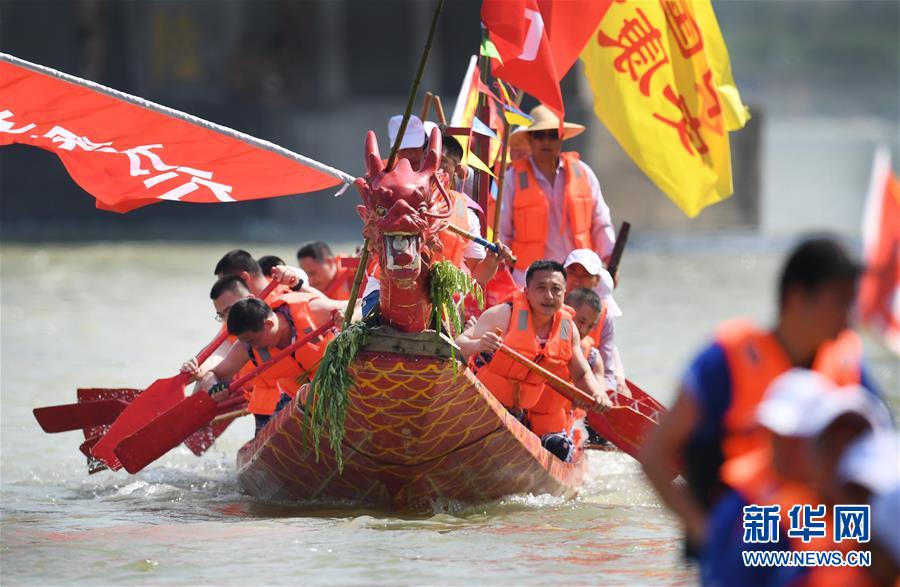 （新華全媒頭條·圖文互動）（5）線上線下消費升溫 文旅活動邁上“云端”——端午假期透視我國經濟高質量發展新動力