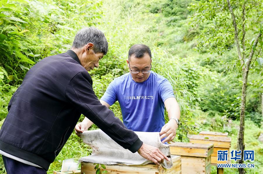 （習近平的小康故事·新華網·圖文互動）（7）“讓所有老年人都能有一個幸福美滿的晚年”——習近平和尊老養老的故事