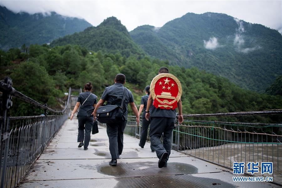 （新華全媒頭條·圖文互動）（14）歷史交匯點上的宏偉藍圖——《中共中央關于制定國民經濟和社會發展第十四個五年規劃和二〇三五年遠景目標的建議》誕生記