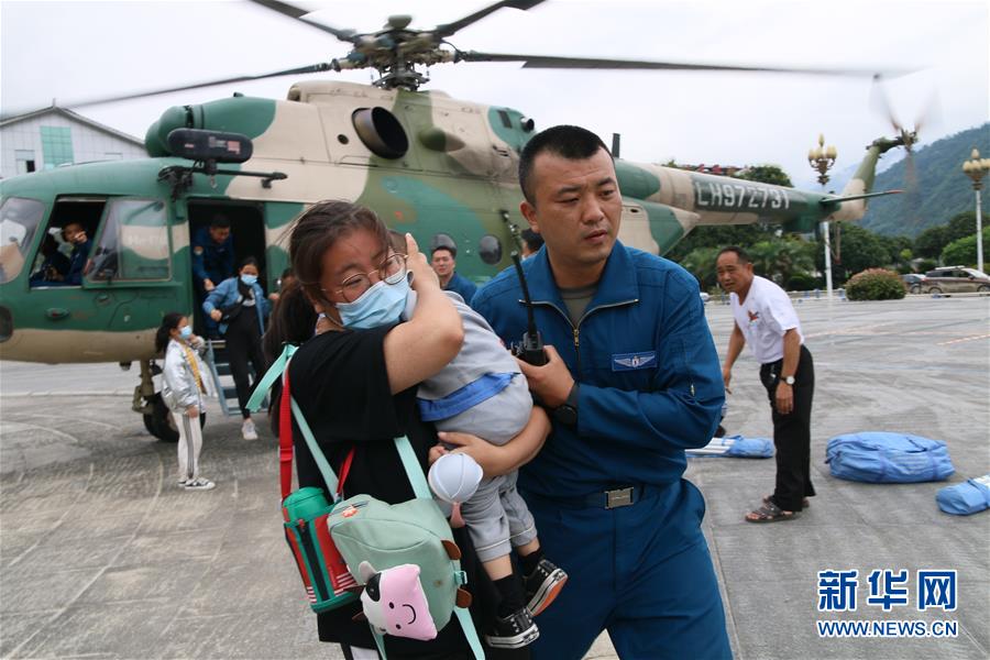 （在習近平強軍思想指引下·我們在戰位報告·圖文互動）（1）將強軍使命書寫在祖國的藍天上——陸軍第77集團軍某陸航旅聚焦練兵備戰記事