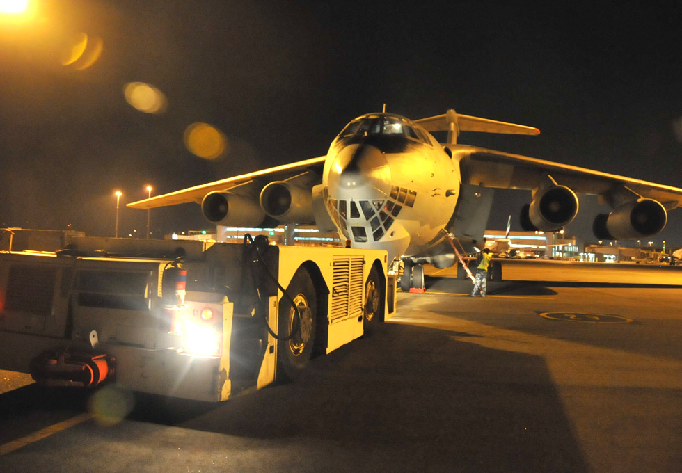 中國空軍克服不利因素全力搜尋馬航失聯客機